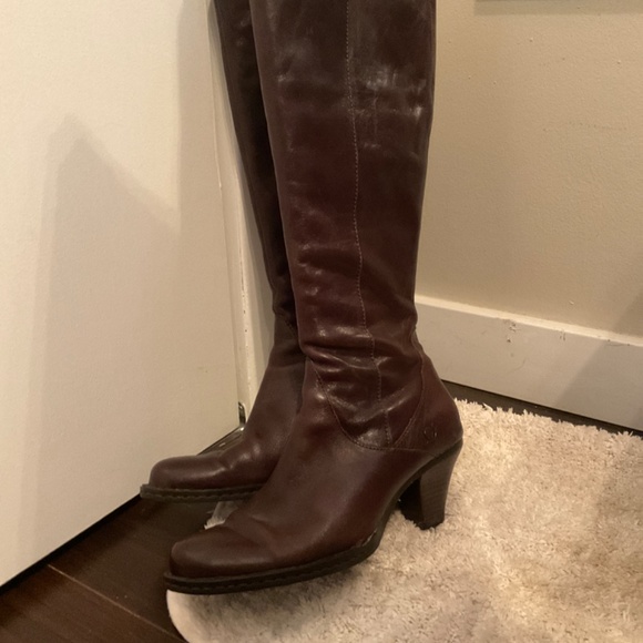 BORN Knee High Leather Boots with Heel Brown Side Zip 7.5 Excellent Condition - Picture 3 of 3
